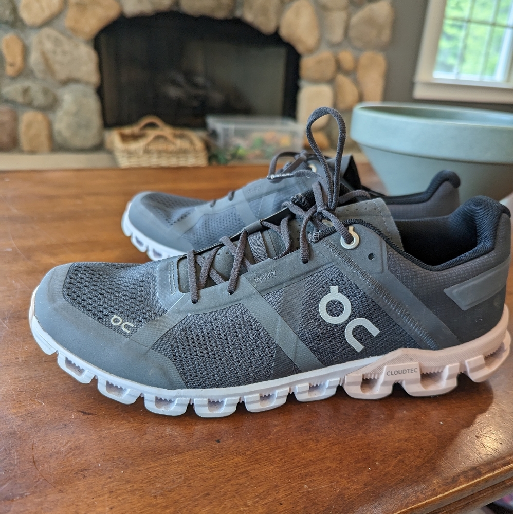 On cloud sneakers size 9 worn 1x